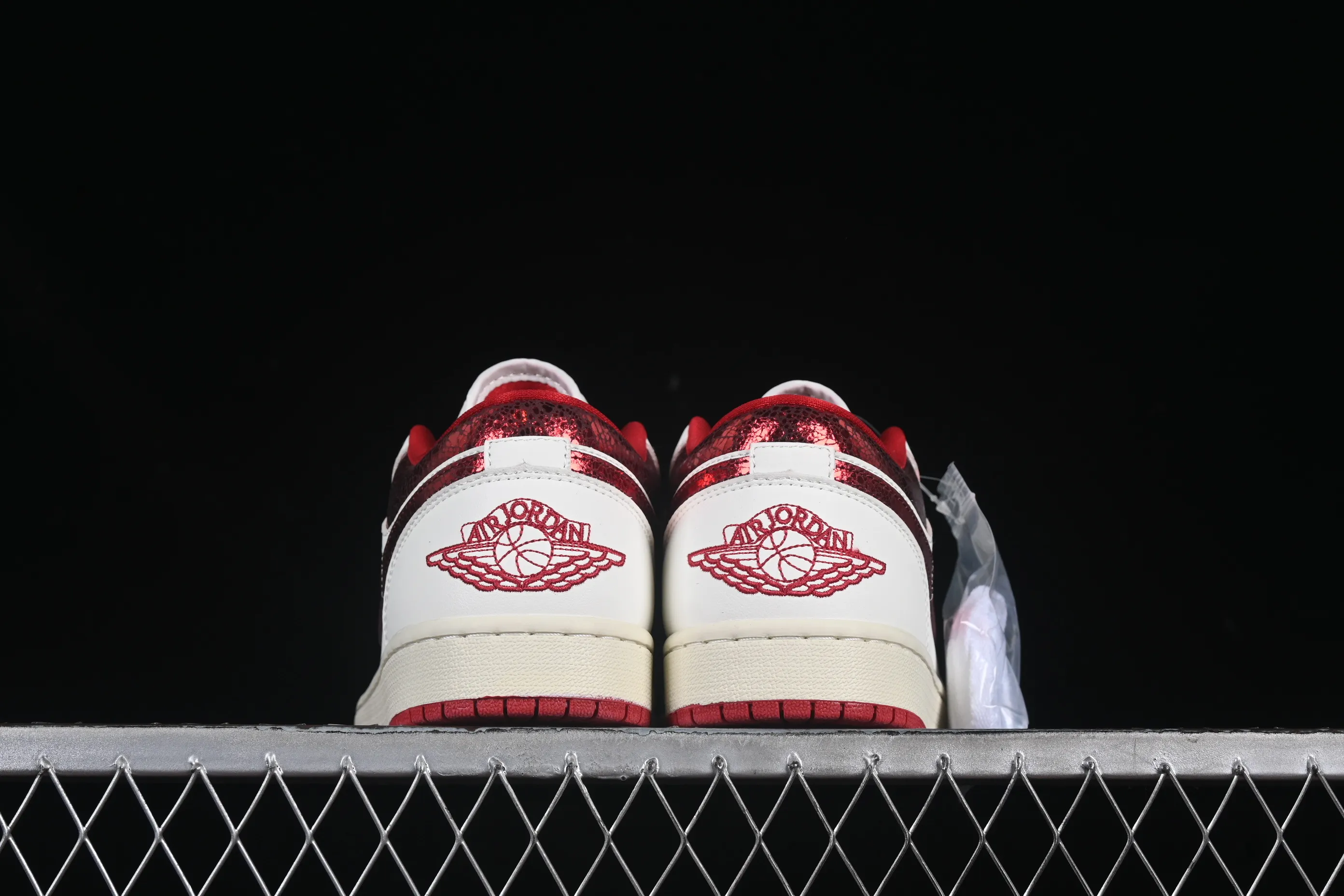 All categories Air Jordan Jordan series basketball shoes Air Jordan 1 Low Air Jordan 1 Low AJ1 Joe 1 white and red low-top cultural and casual sneakers HJ9338-106